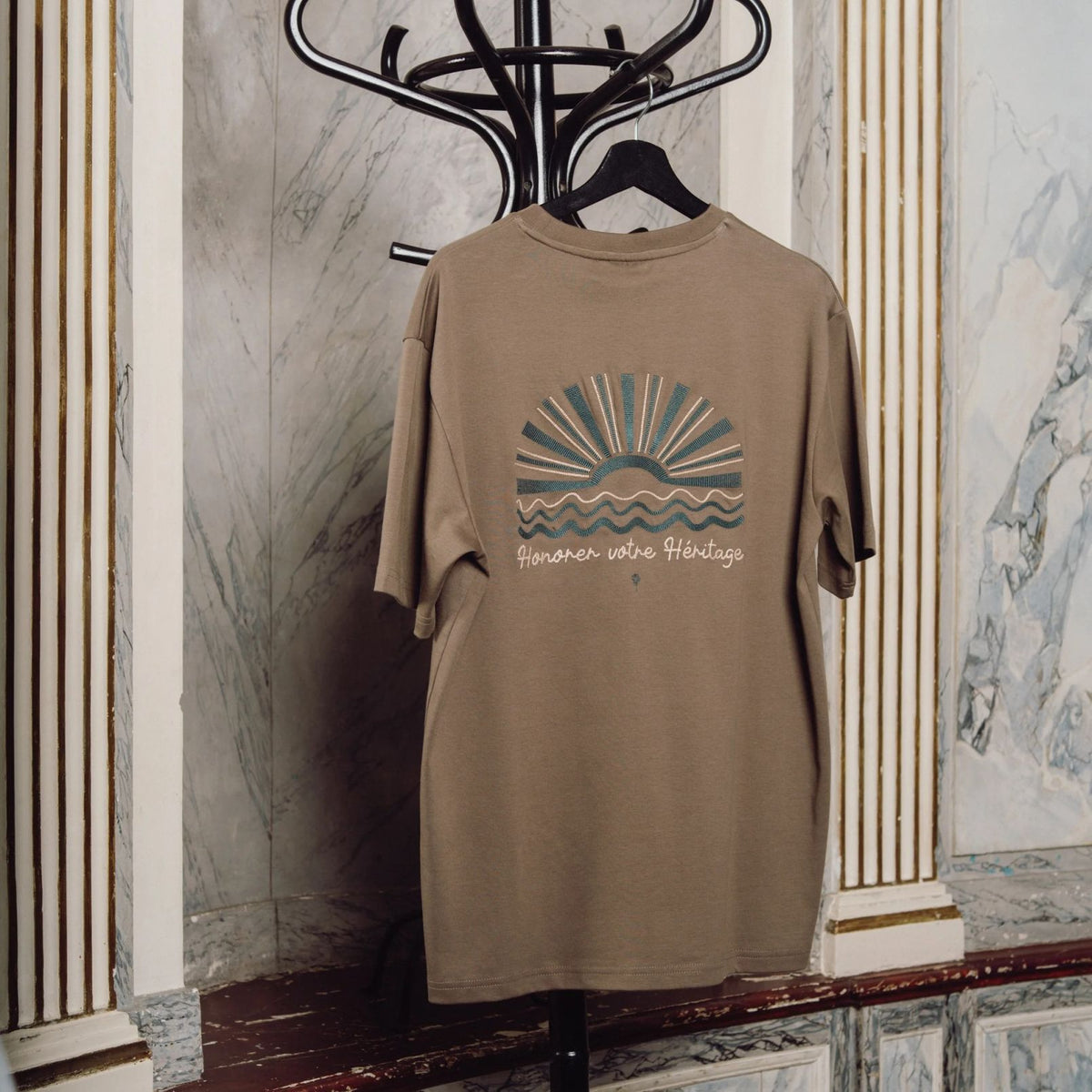 Edmonds Honorer Embroidery T-shirt Bruin