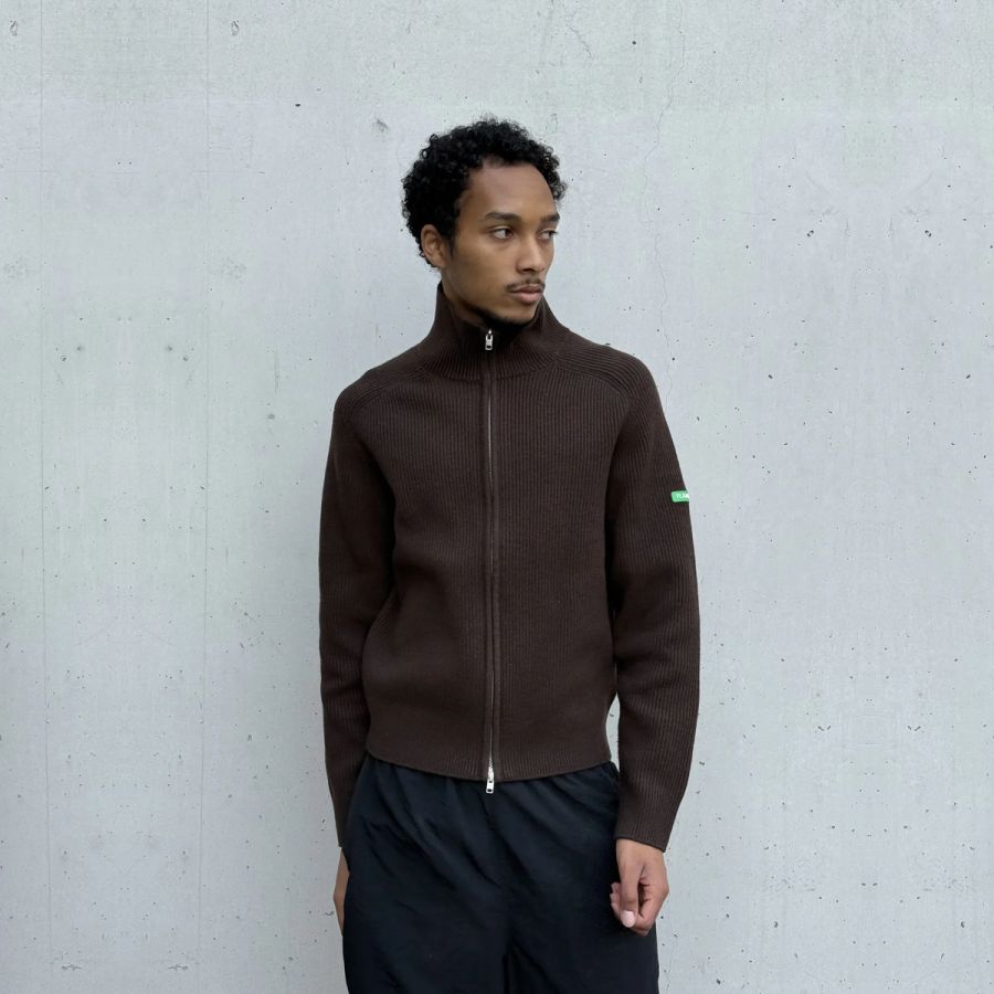 Flâneur Badge Knit Cardigan Bruin