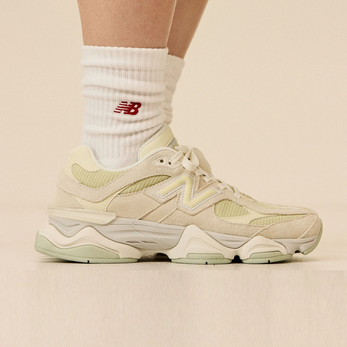 New Balance 9060 Sneaker Licht Geel