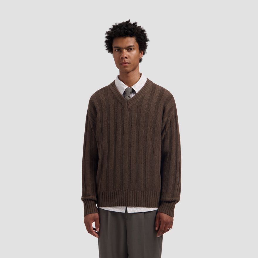 Olaf Ribbed Knitted V-Neck Sweater Bruin