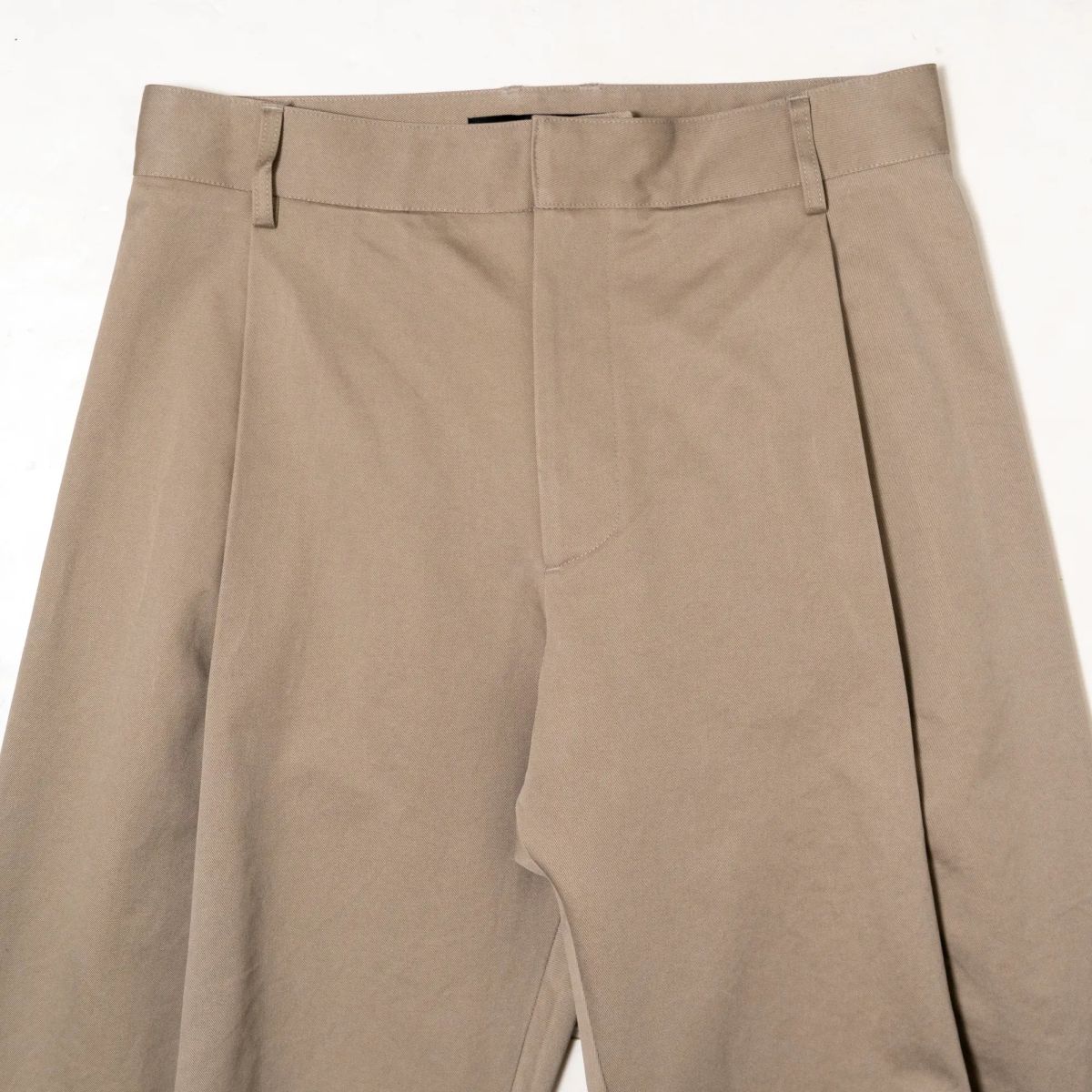 Seventh Bermuda Chino Beige
