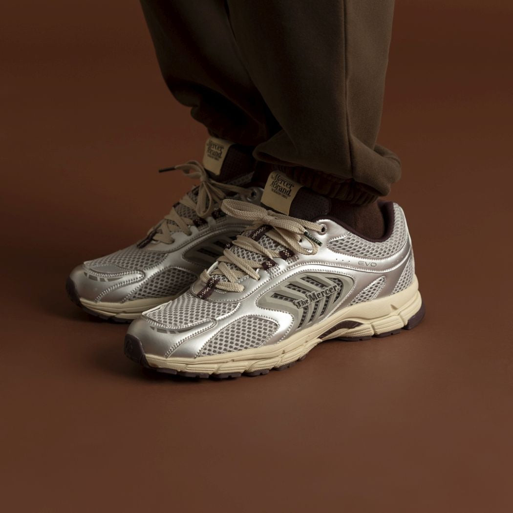The Mercer Brand The Re-Run EVO Silver Sneaker Zilver/Rood