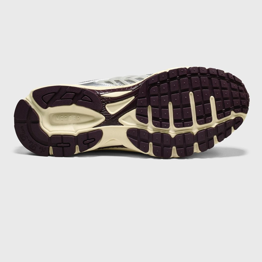 The Mercer Brand The Re-Run EVO Silver Sneaker Zilver/Rood