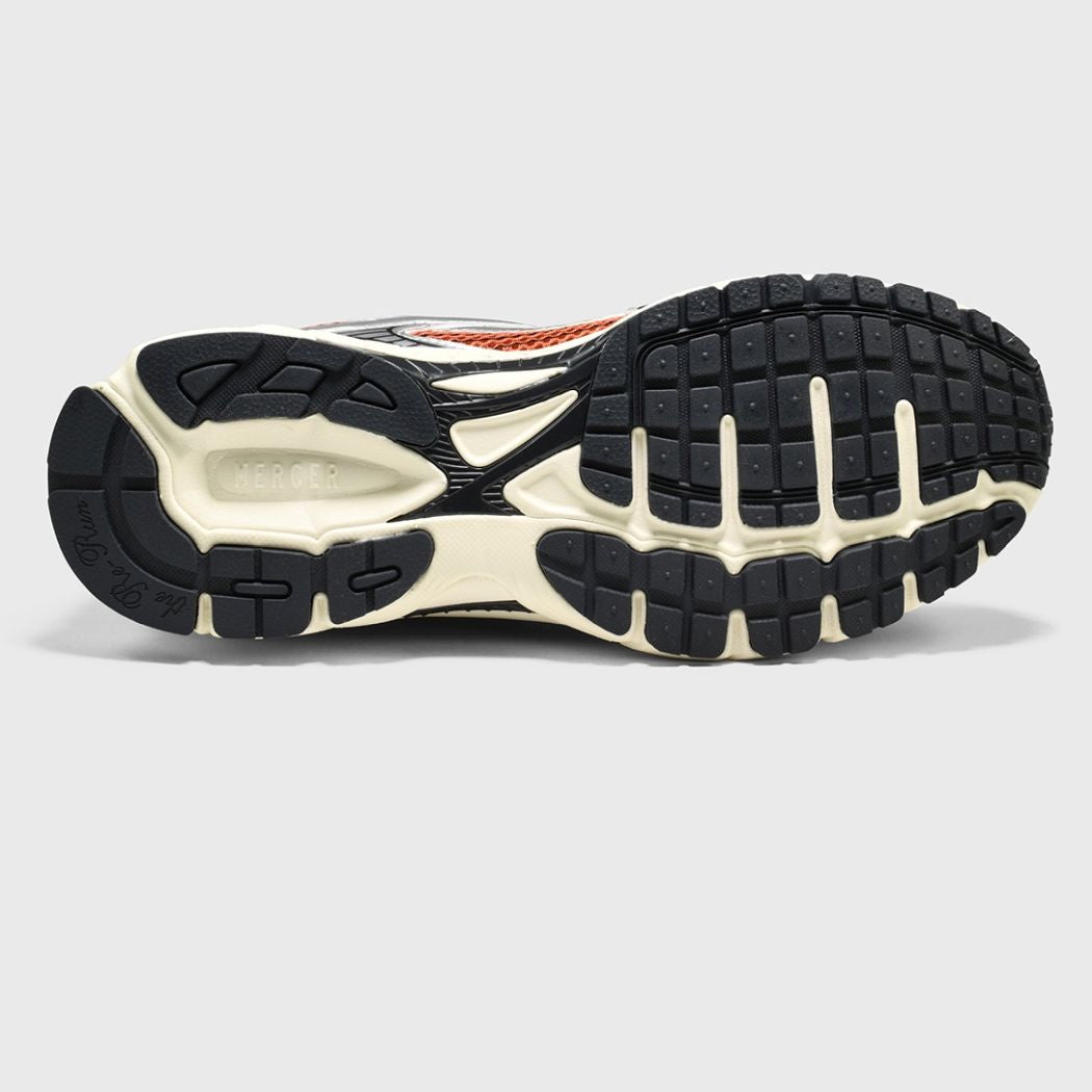 The Mercer Brand The Re-Run Scratched Sneaker Oranje/Zilver